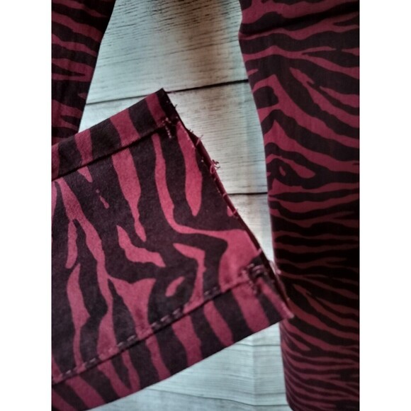 Fashion Nova Size 1 Paint Me All Over Red Zebra Tiger Stripes Jeans - Picture 8 of 8